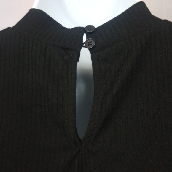 Candies black high neck sleeveless Chevron top - Picture 6 of 9